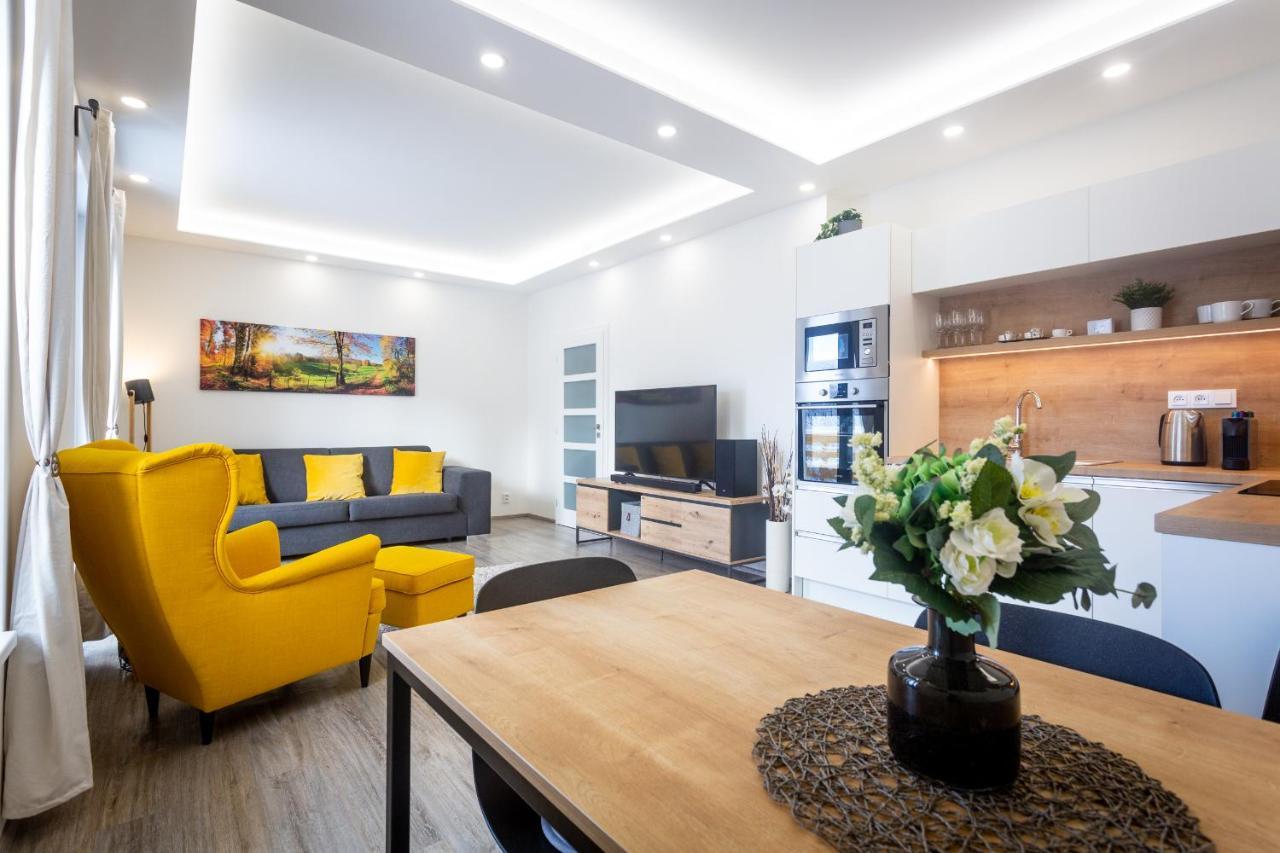 אברטאמי Scandic Apartments Plesivec מראה חיצוני תמונה
